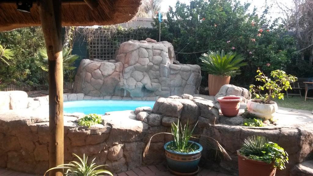 The Birches Backpacker Lodge Randburg Exteriér fotografie