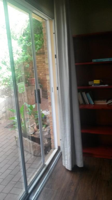 The Birches Backpacker Lodge Randburg Exteriér fotografie